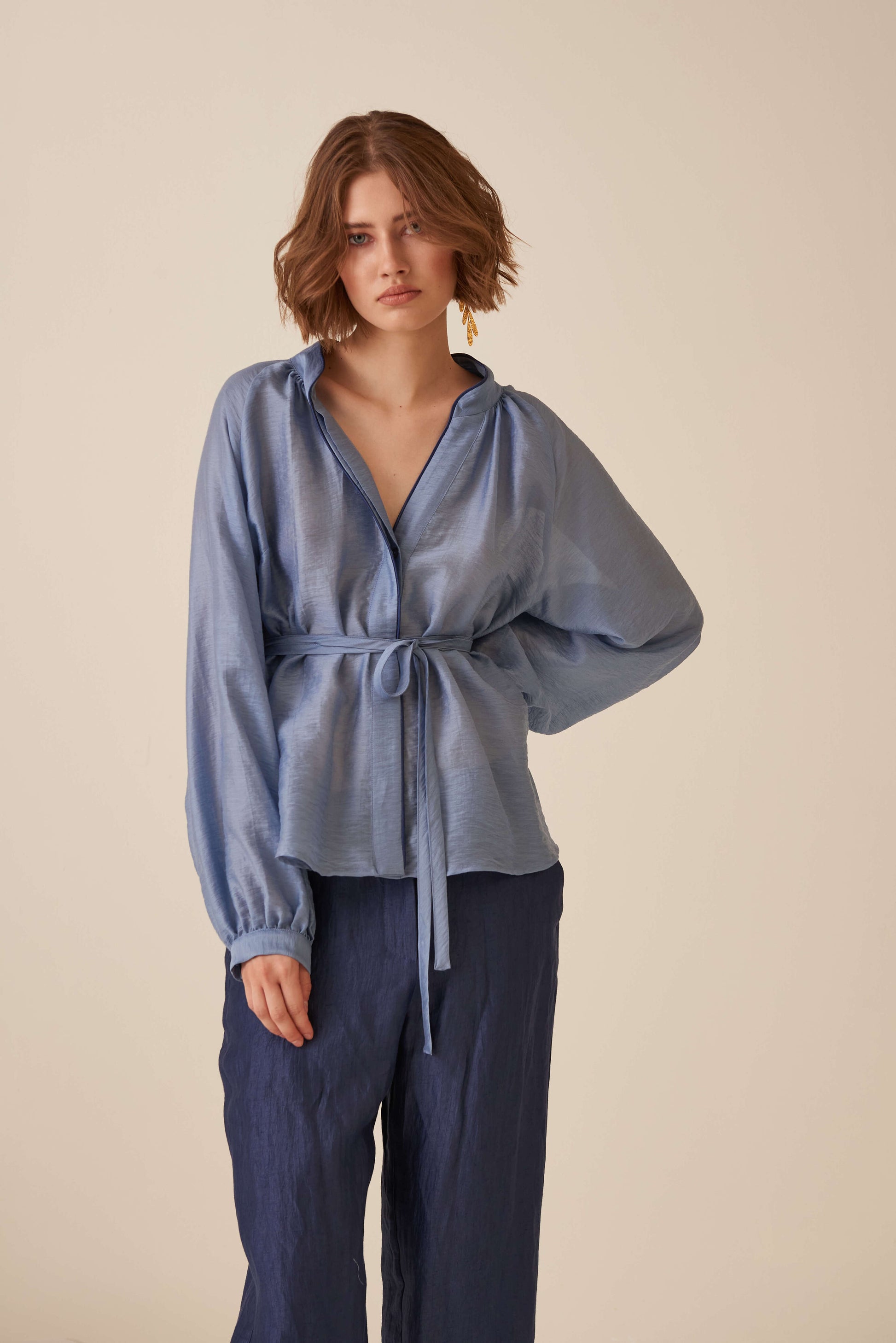 Camicia con collo alla corena