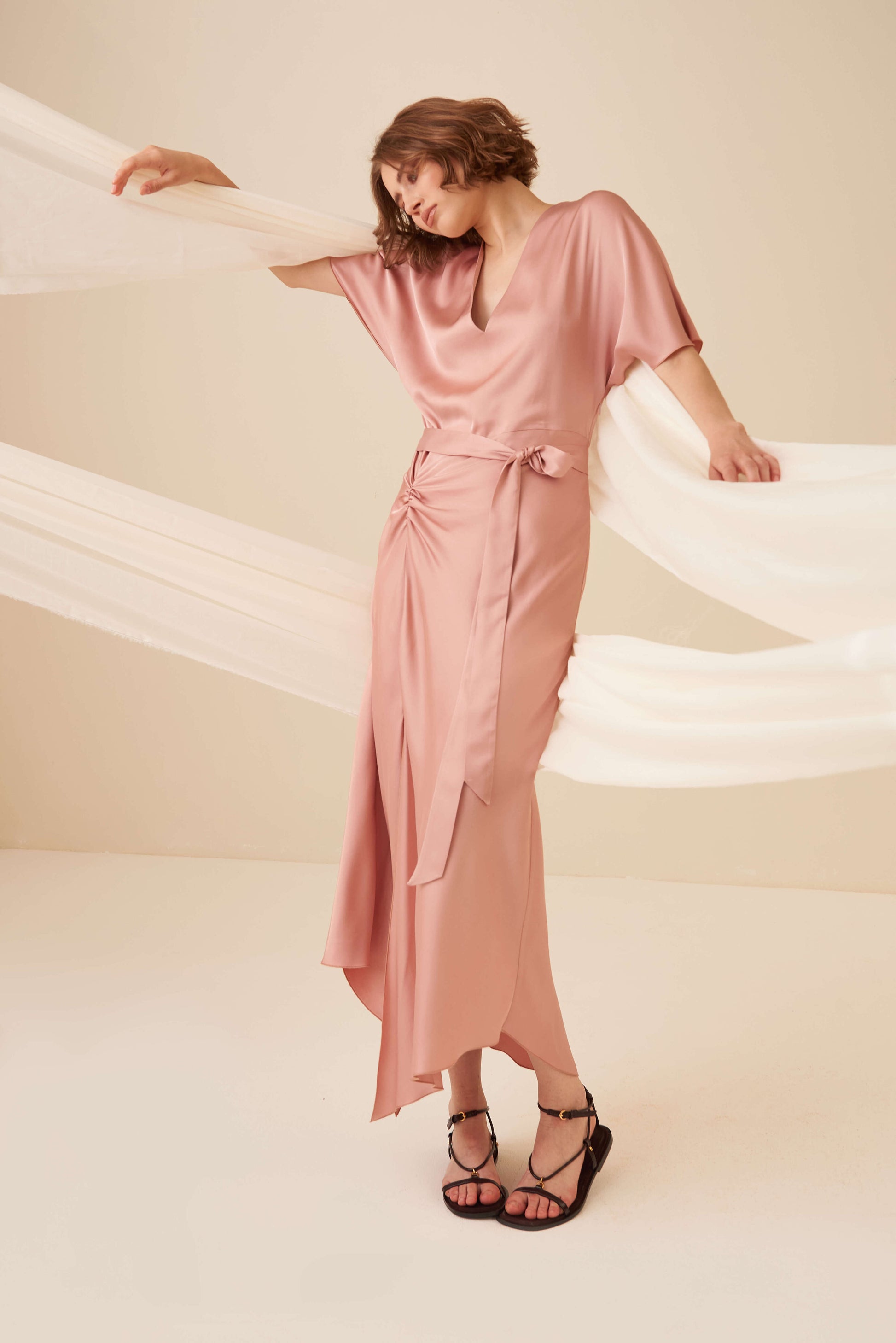 Abito lungo in raso di viscosa