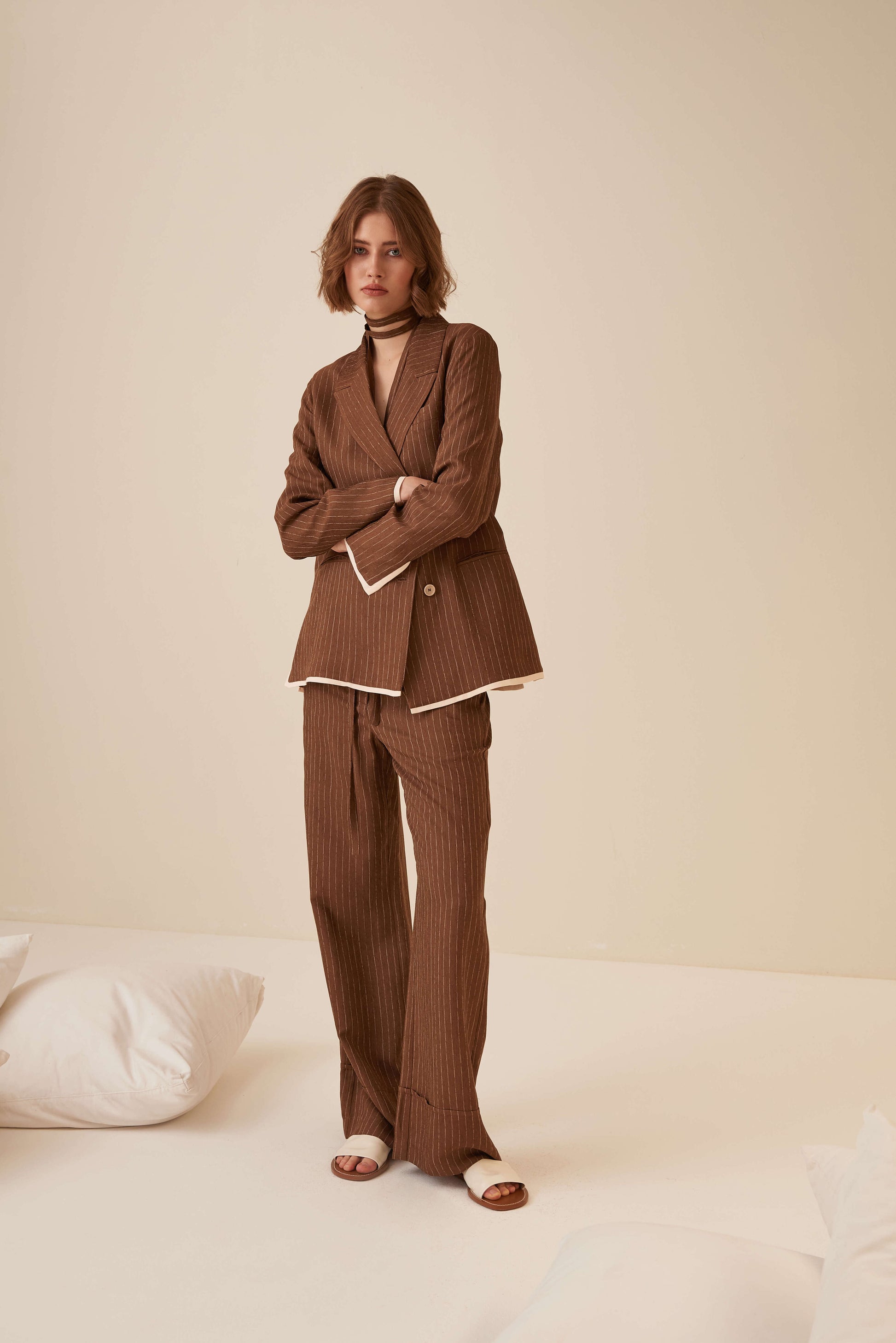 Pantalone gessato a palazzo