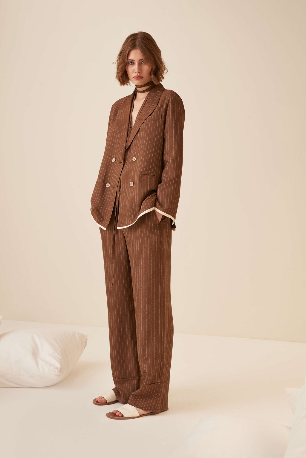 Pantalone gessato a palazzo