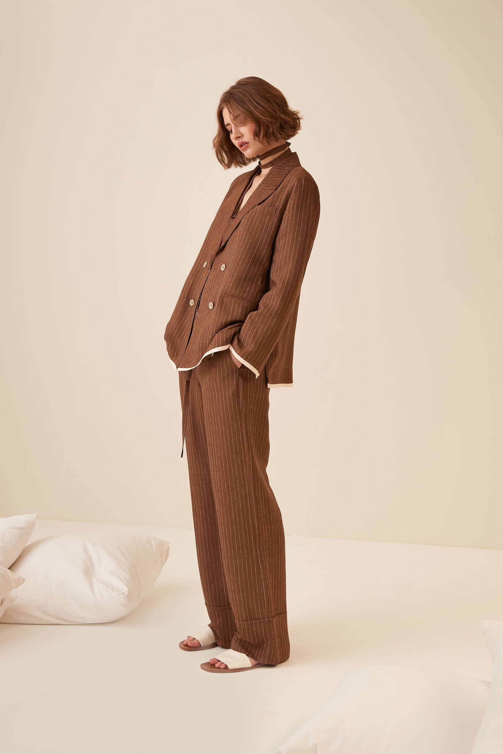 Pantalone gessato a palazzo