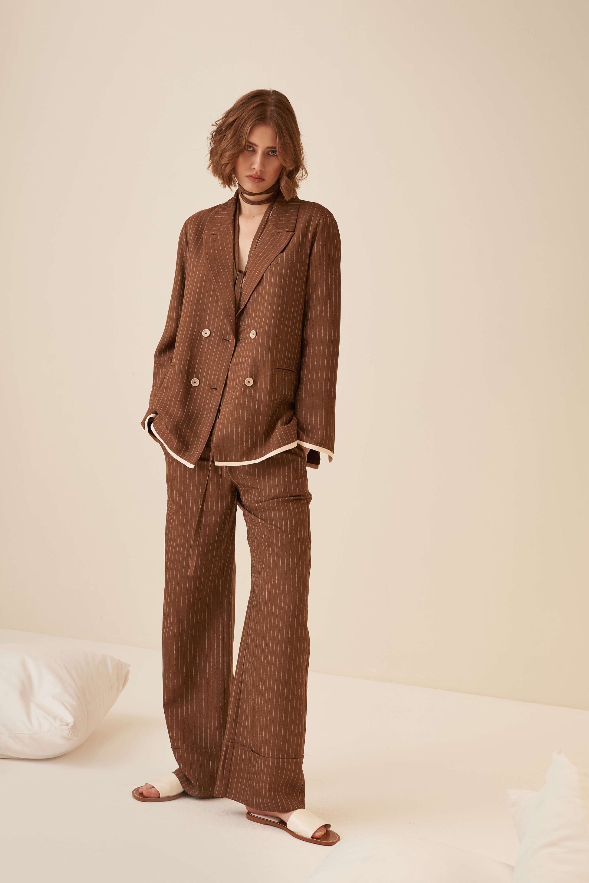 Pantalone gessato a palazzo