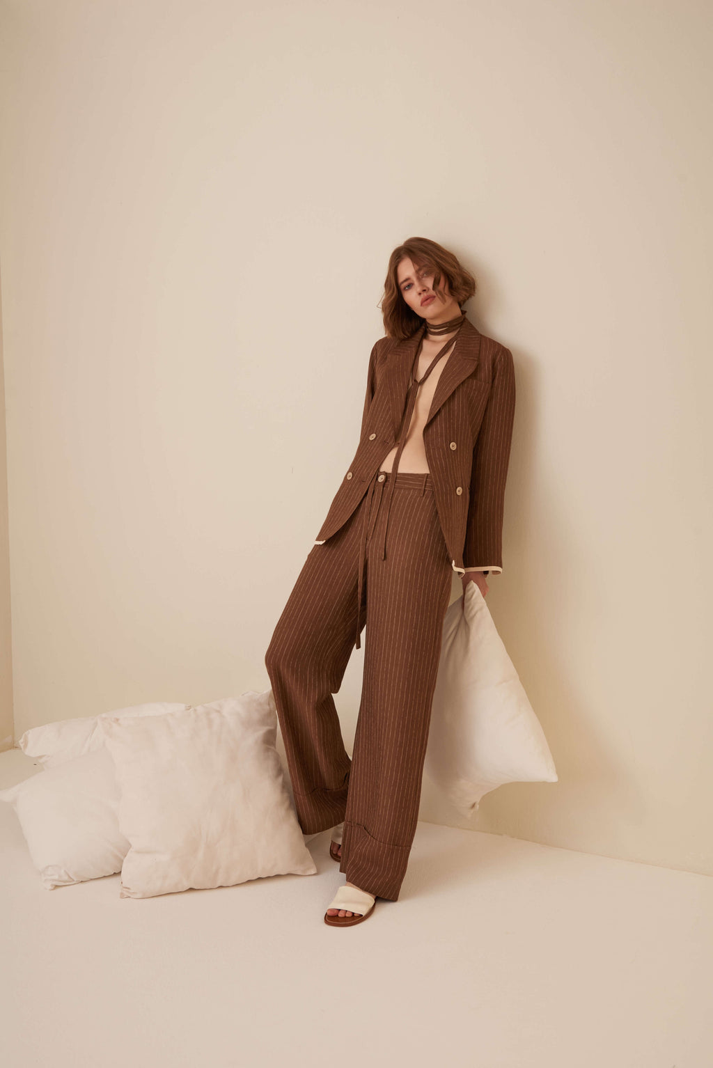 Pantalone gessato a palazzo