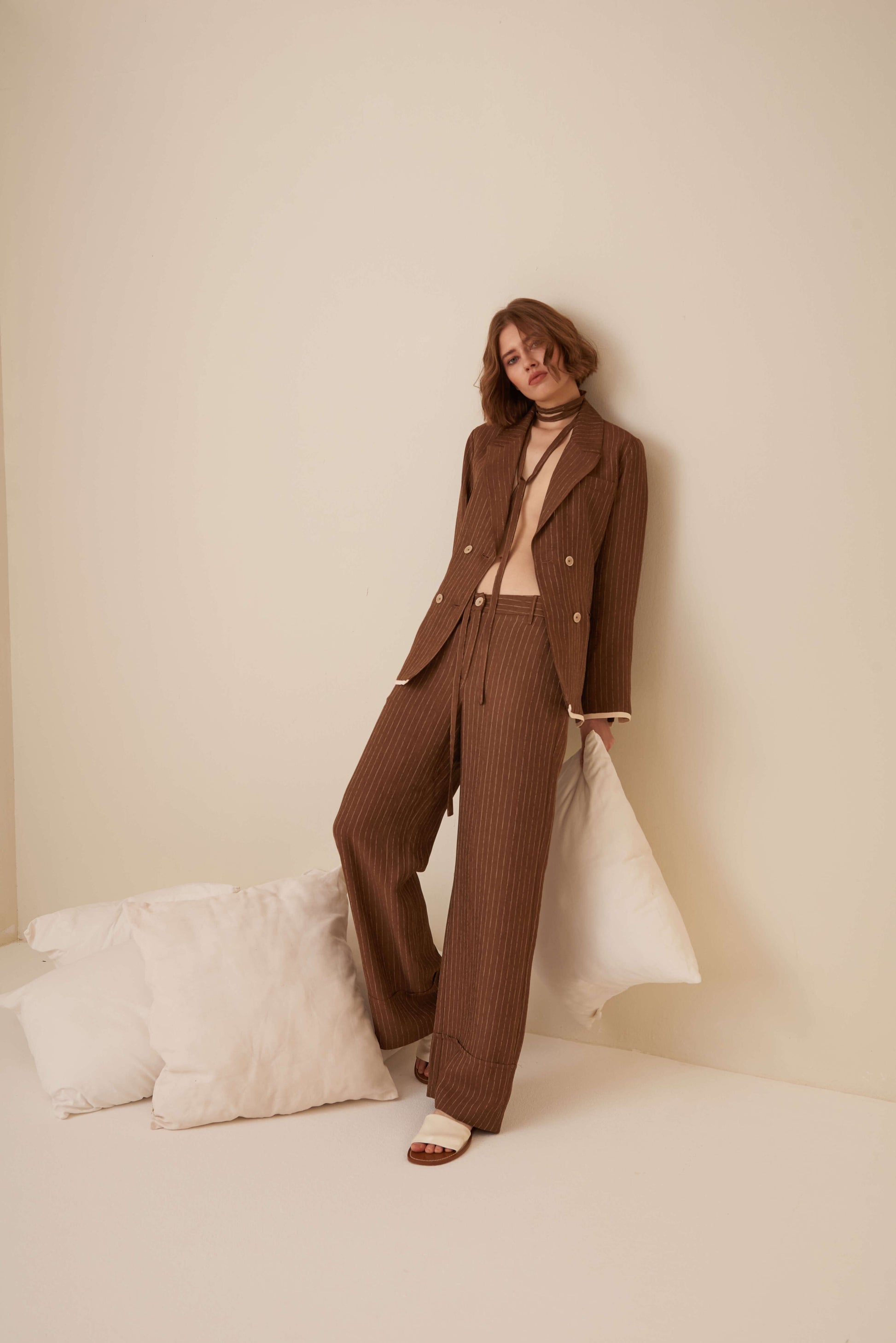 Pantalone gessato a palazzo