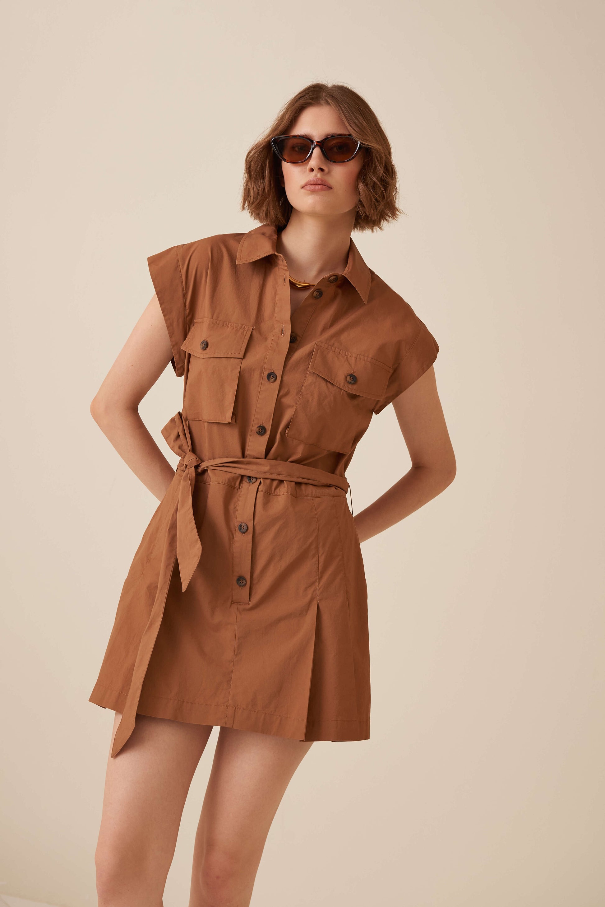 Tuta smanicata stile safari