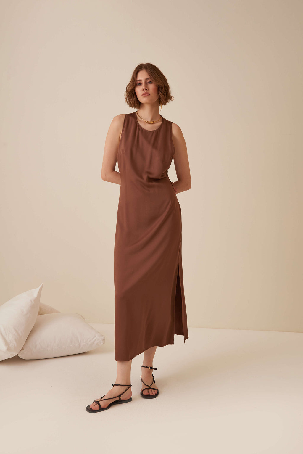 Abito lungo smanicato