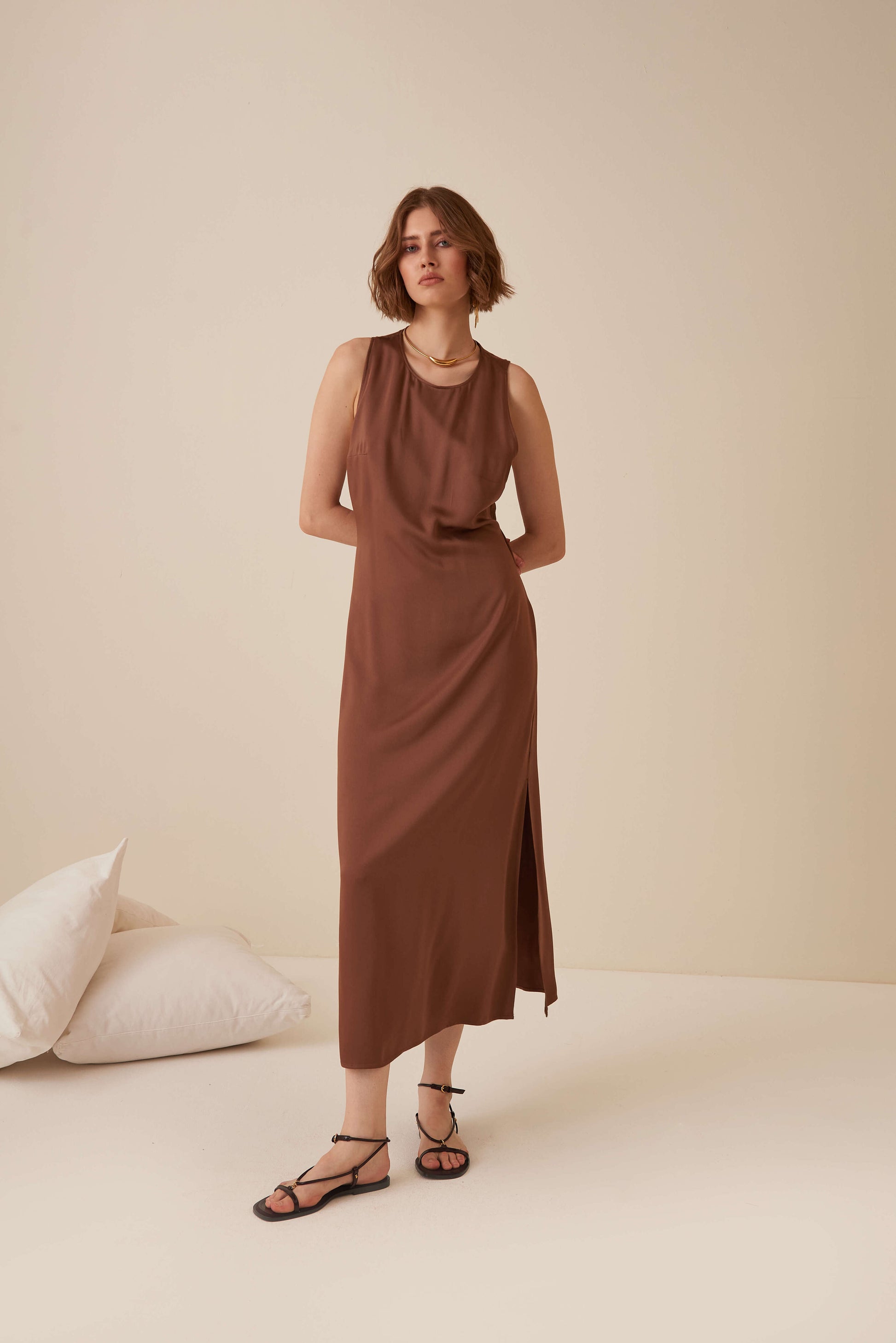 Abito lungo smanicato