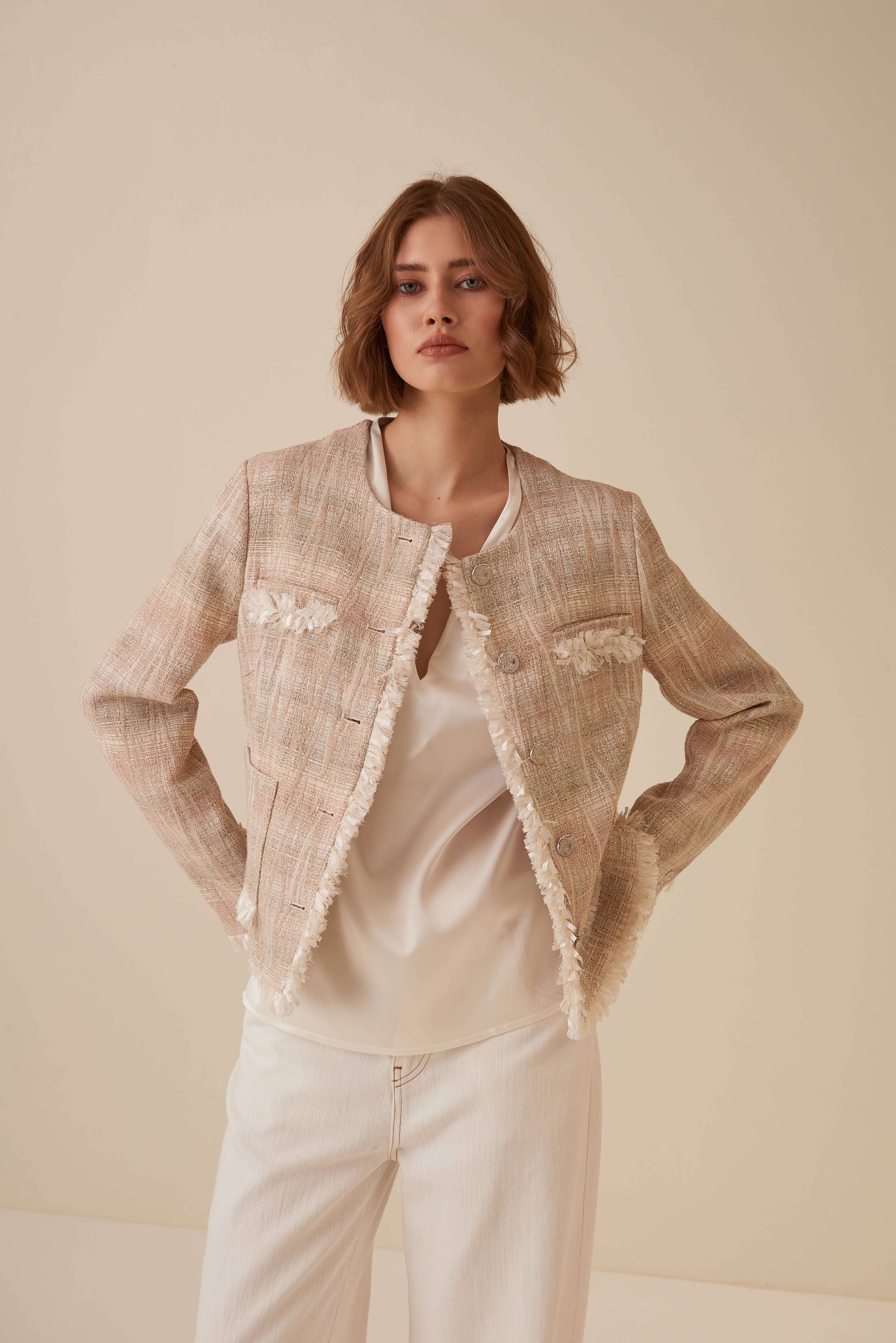 Giacca scatolina con frangetta