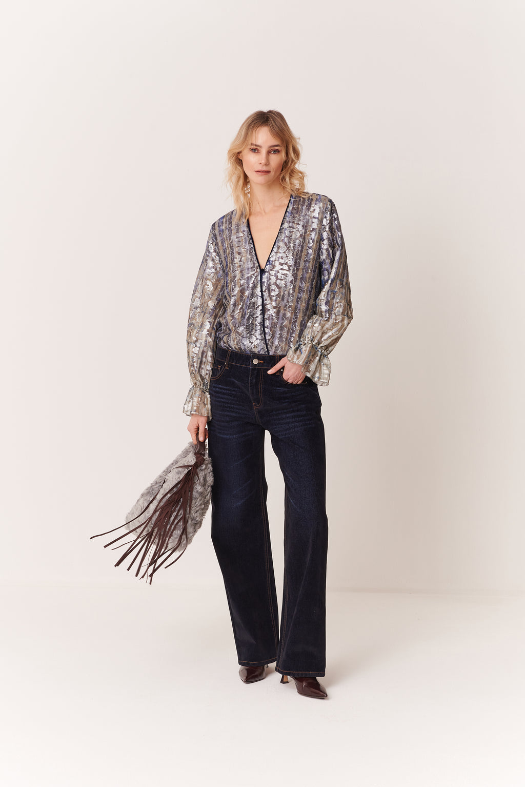 Blusa incrociata con piping di velluto in Jacquard Seta Lurex