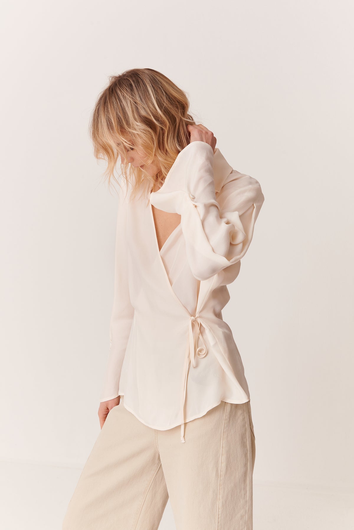 Blusa a portafoglio con collo camicia in Misto Cupro