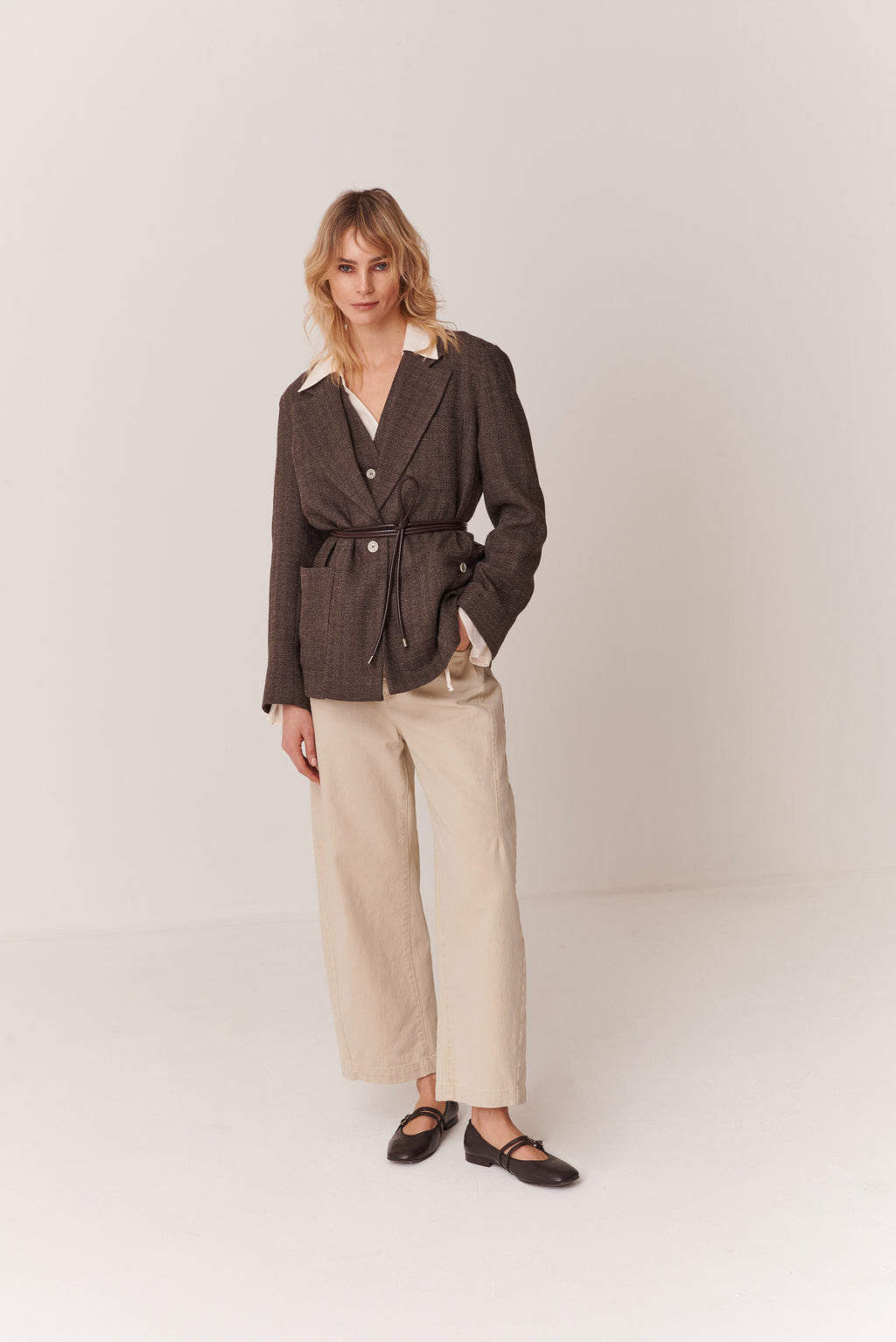 Giacca morbida destrutturata in Tweed Sale e Pepe con tasche a toppa e cintura in pelle