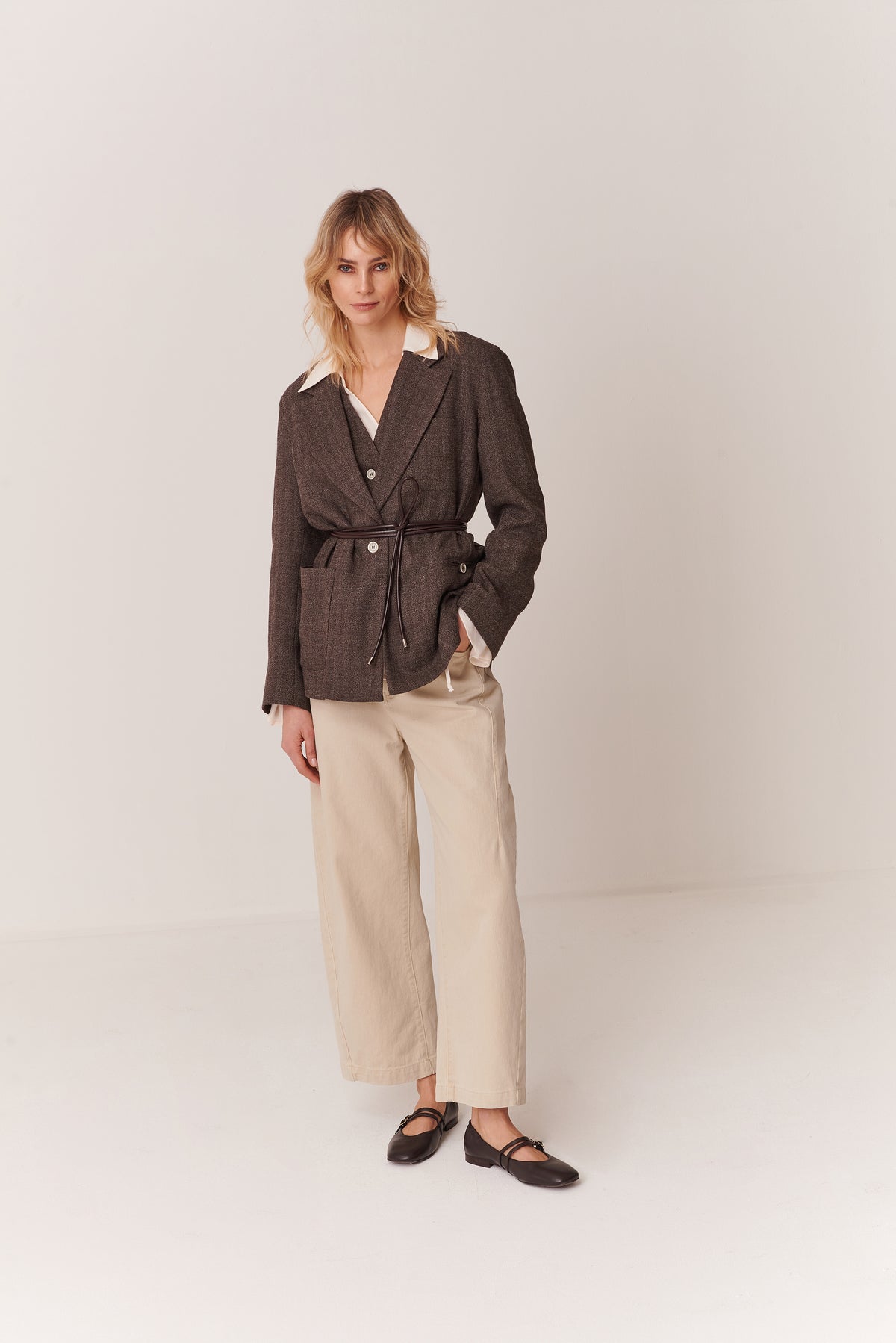 Giacca morbida destrutturata in Tweed Sale e Pepe con tasche a toppa e cintura in pelle