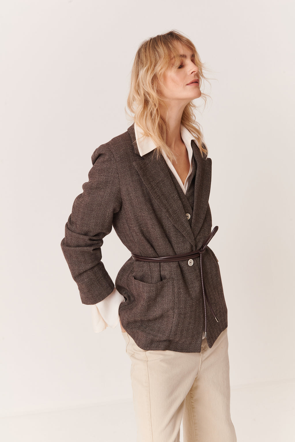 Giacca morbida destrutturata in Tweed Sale e Pepe con tasche a toppa e cintura in pelle