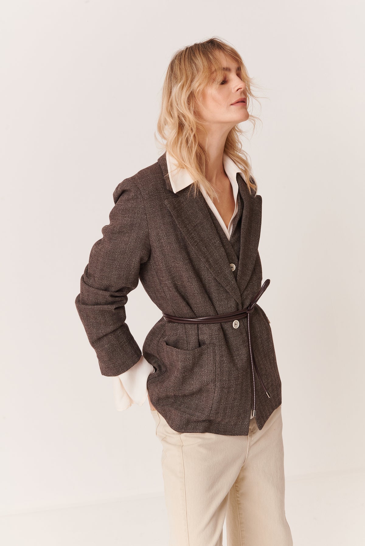 Giacca morbida destrutturata in Tweed Sale e Pepe con tasche a toppa e cintura in pelle