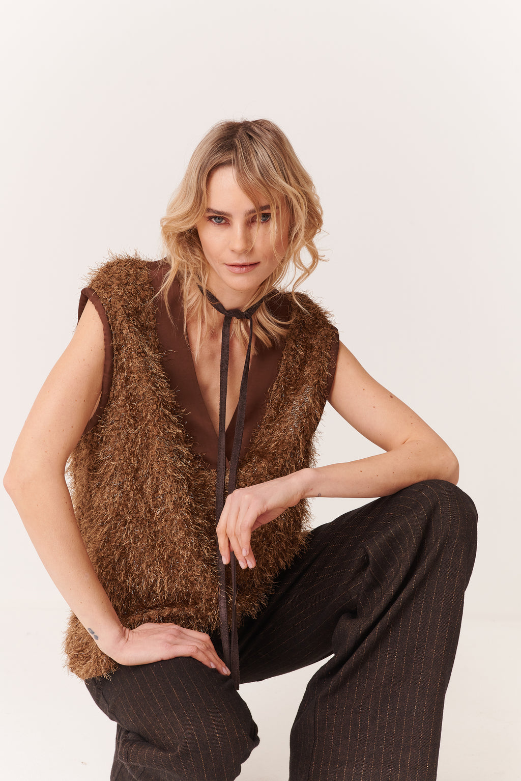 Gilet con profili di raso imbottiti in Bouclè Lurex
