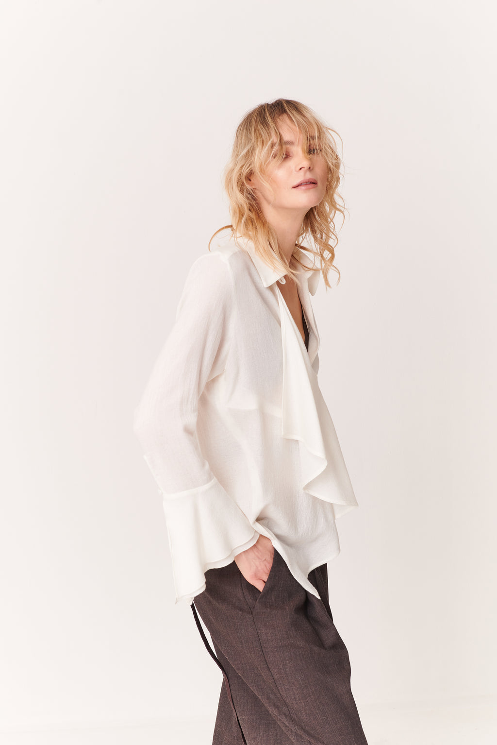 Camicia con jabot in Mussola di Lana