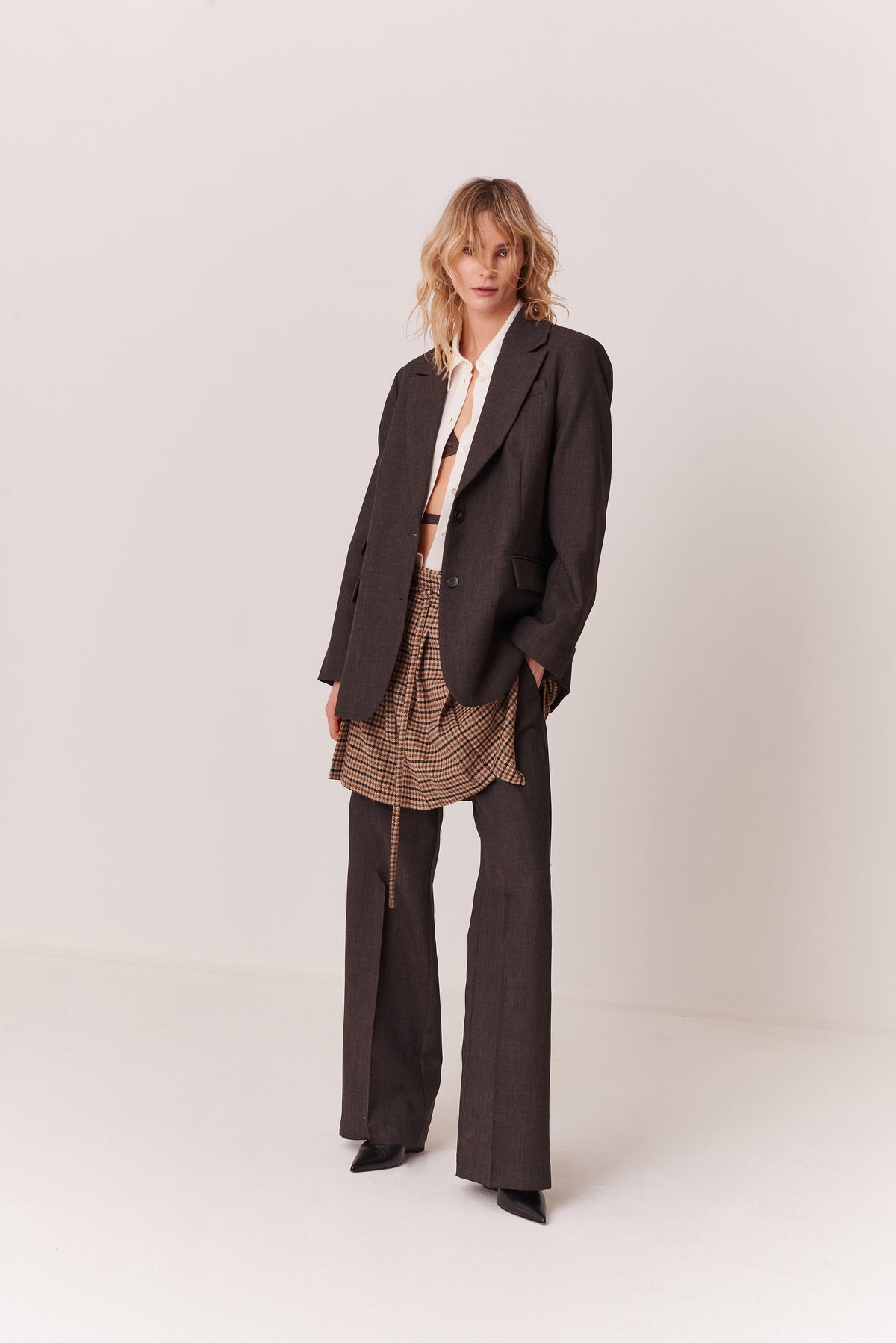Pantalone a palazzo con stiro in piega