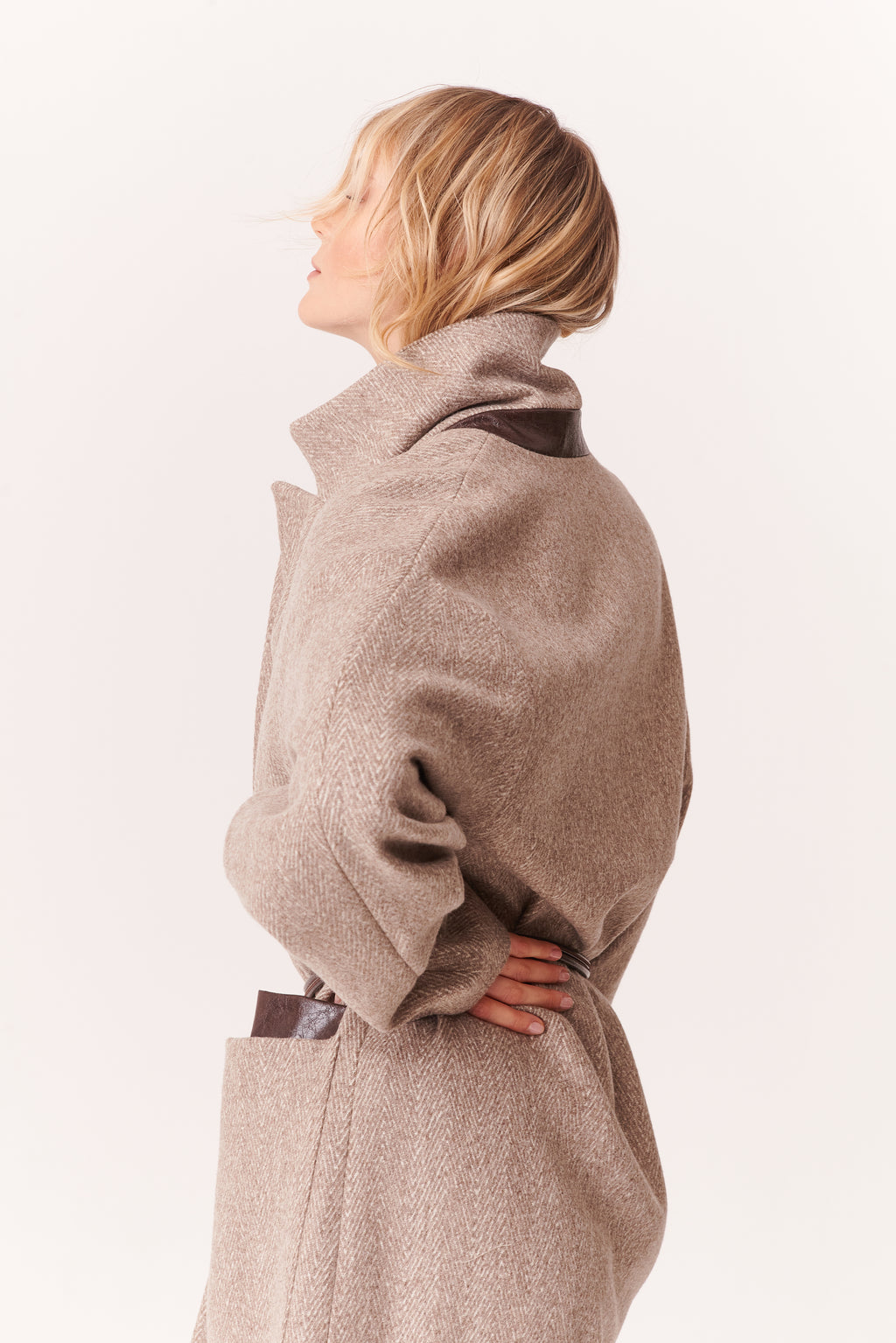 Spolvero con cintura e riporti in Eco-pelle Vintage